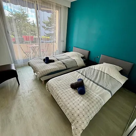 2 Bedrooms, Secure Residence, Parking! Lyon
